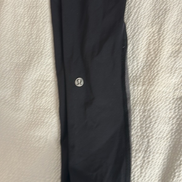 Lululemon sz2 Black and Gray Leggings/running - Picture 6 of 6